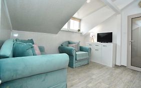 Old Town Beach Apartment